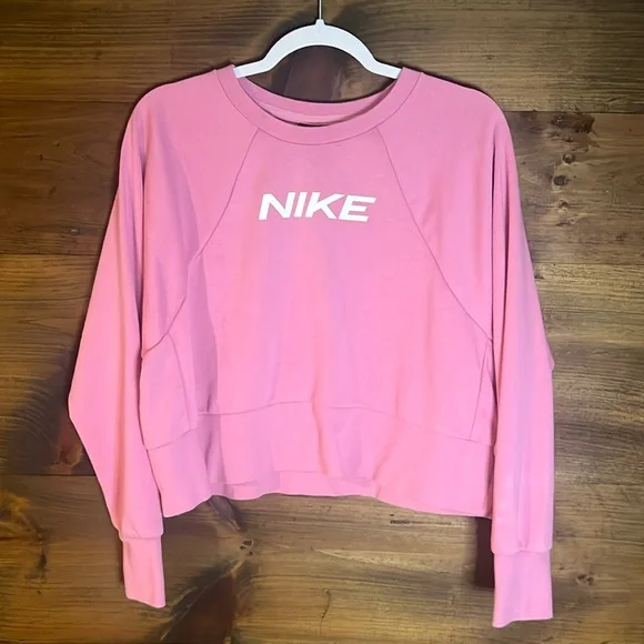 NWOT Nike Dri-Fit Women’s Graphic Center Logo Training Crewneck Pink Sweatshirt - Picture 3 of 10